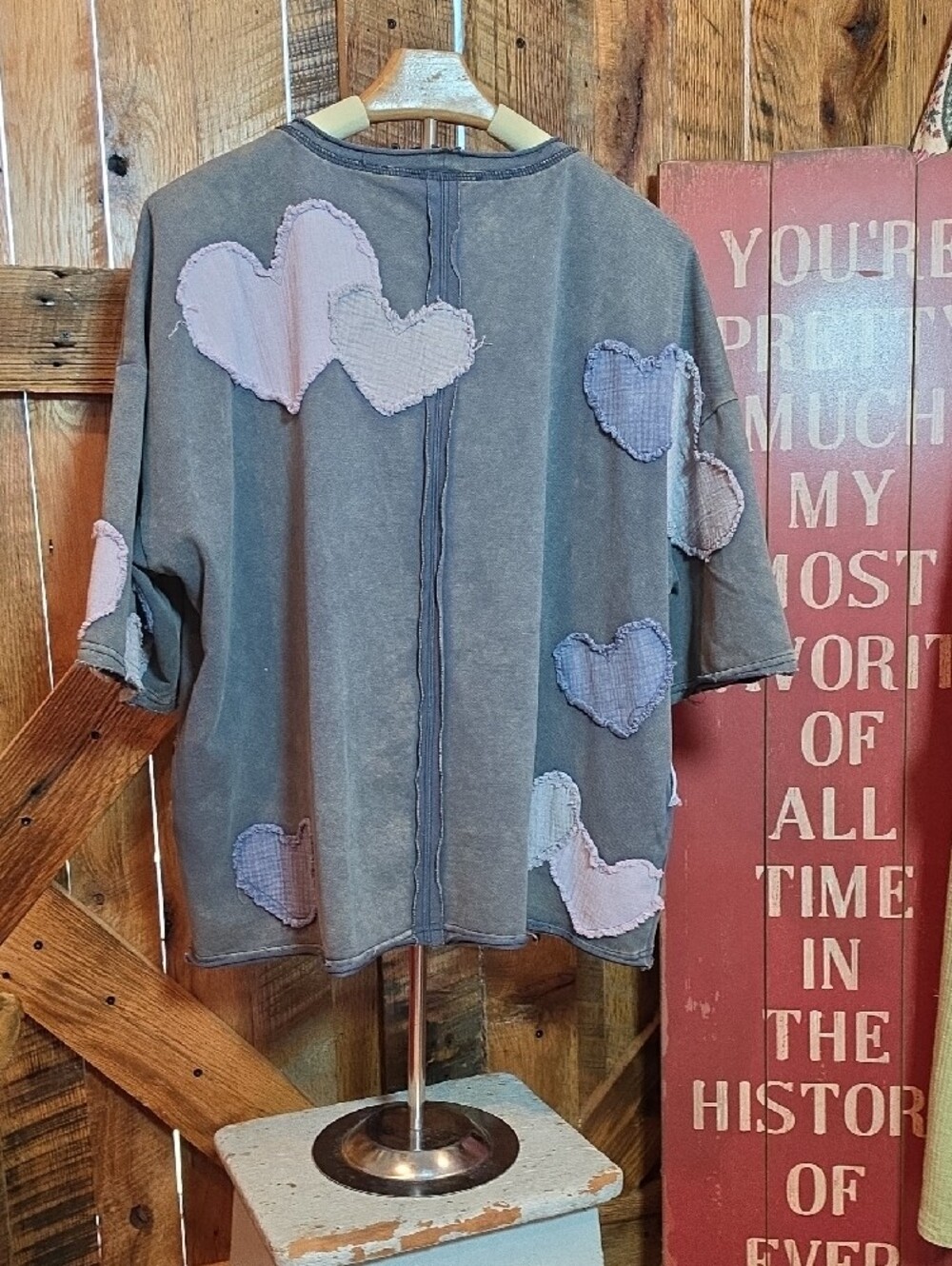 157p Oli & Hali Gray Short-Sleeve Tee with Pink & Lavender Heart Patches - Picture 9 of 9